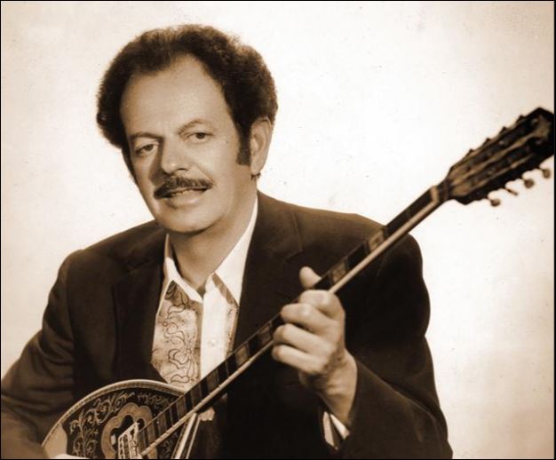 Δείτε πώς είναι η εγγονή του Βασίλη Τσιτσάνη – ΦΩΤΟ