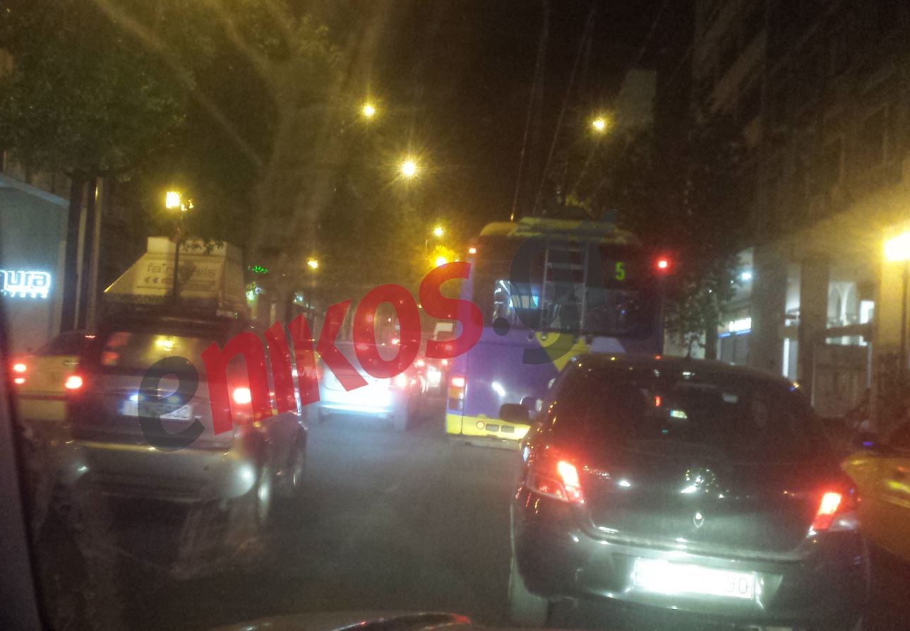 Μποτιλιάρισμα στη Μητροπόλεως λόγω έργων – ΦΩΤΟ αναγνώστη