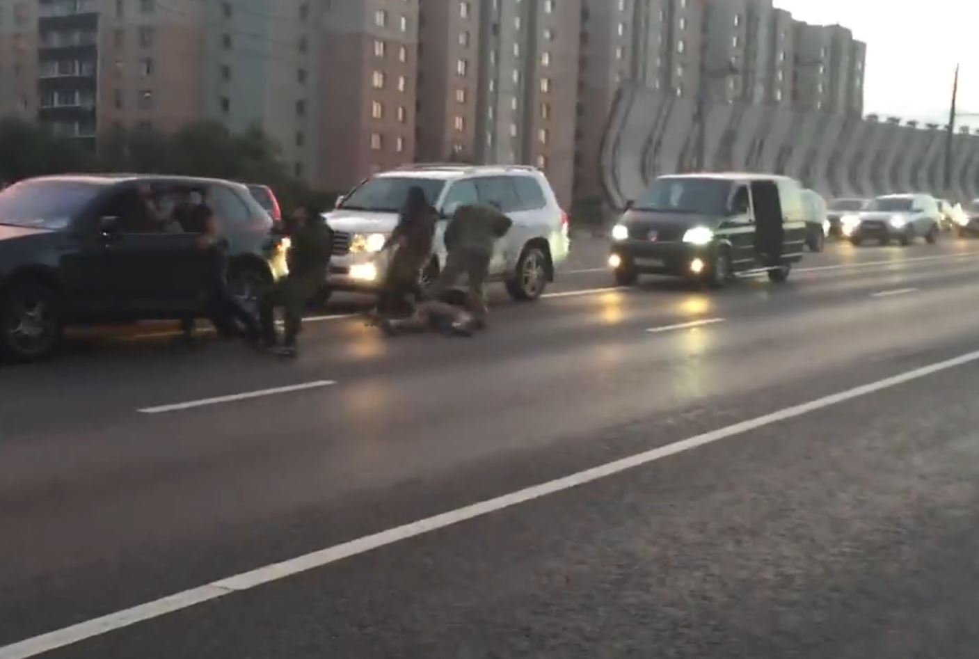Έτσι σταματούν τους καυγάδες οι κομάντο της ρωσικής αστυνομίας – ΒΙΝΤΕΟ