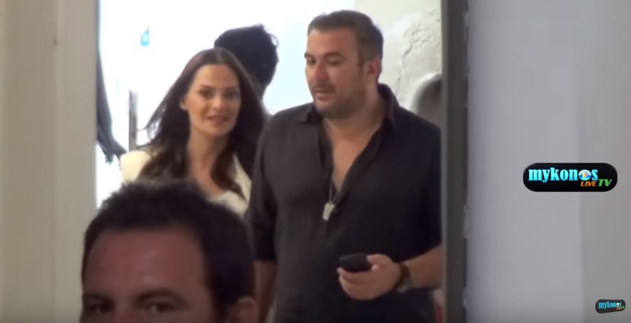 O Ρέμος με την Μπόσνιακ στα σοκάκια της Μυκόνου – ΒΙΝΤΕΟ