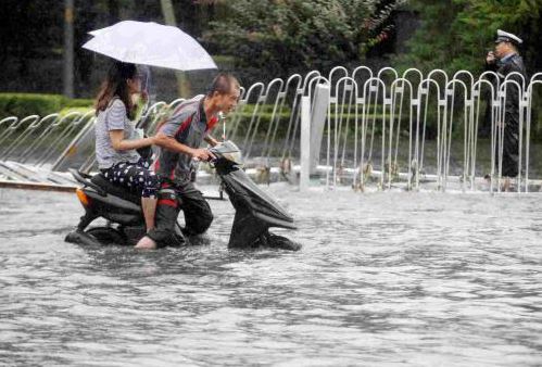 Κίνα – 26 νεκροί και 34 αγνοούμενοι από την κακοκαιρία