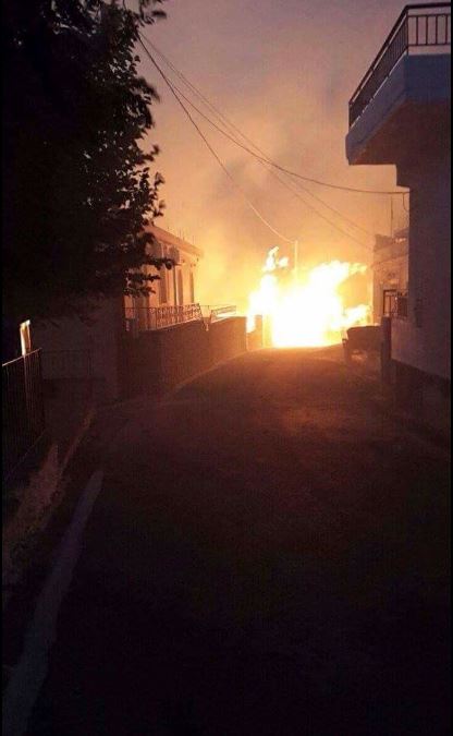 SOS εκπέμπει η Χίος – Εικόνες από την καταστροφική πυρκαγιά