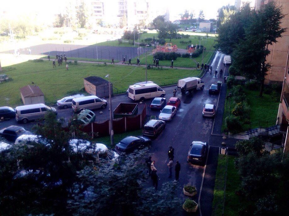 Νέες ΦΩΤΟ από την αστυνομική επιχείρηση στην Αγία Πετρούπολη