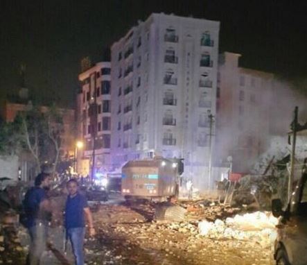 Τουρκία: Ανατινάχτηκε αυτοκίνητο παγιδευμένο με εκρηκτικές ύλες – ΦΩΤΟ