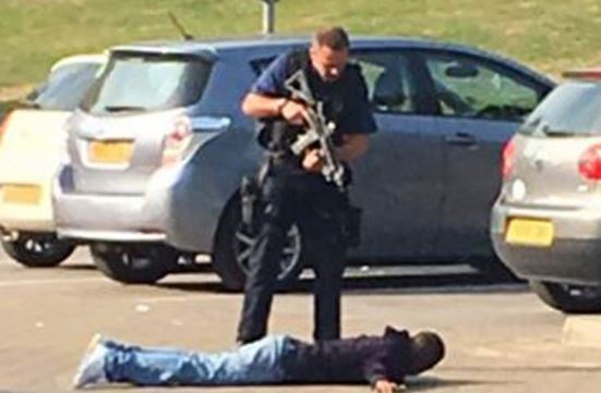 Κινηματογραφική καταδίωξη και σύλληψη ενόπλου στο Λονδίνο – ΦΩΤΟ