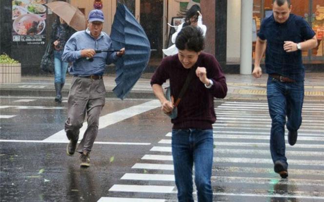 Ισχυρός τυφώνας κατευθύνεται στο Τόκιο- Εκκενώνονται σπίτια, ακυρώθηκαν πτήσεις