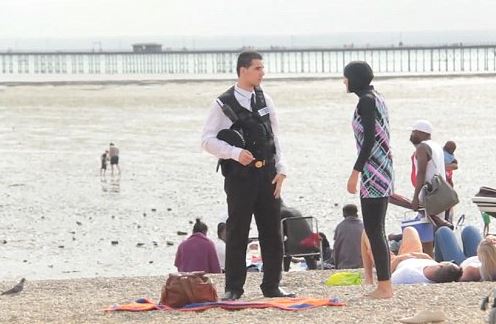 Το συγκλονιστικό πείραμα για το μπουρκίνι στις παραλίες – ΒΙΝΤΕΟ