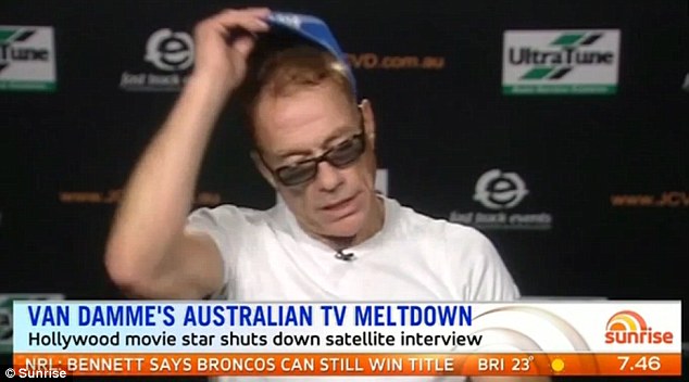 Ο Βαν Νταμ πέταξε το μικρόφωνο και αποχώρησε από συνέντευξη – ΒΙΝΤΕΟ