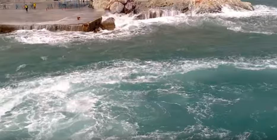 Όταν οι Έλληνες καπετάνιοι δαμάζουν τα κύματα – BINTEO