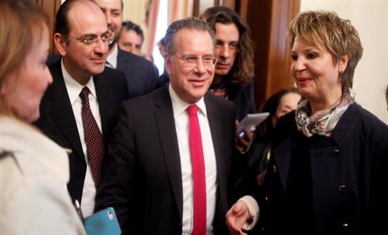 Κόντρα Γεροβασίλη – Κουμουτσάκου στο Twitter για το δημοσίευμα των FT