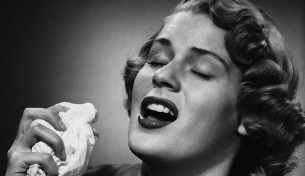 Γιατί κλείνουμε τα μάτια όταν φτερνιζόμαστε;