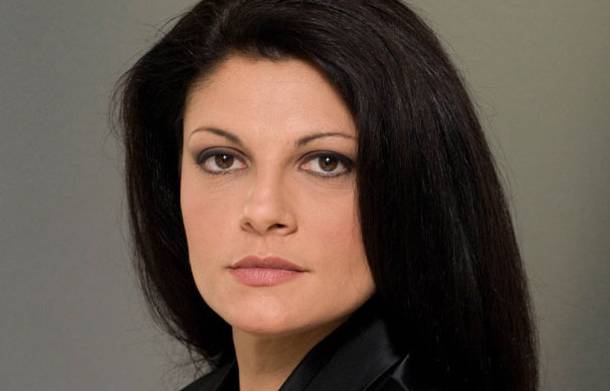 Η Τάνια Τρύπη γίνεται… Λαίδη Τσάτερλυ