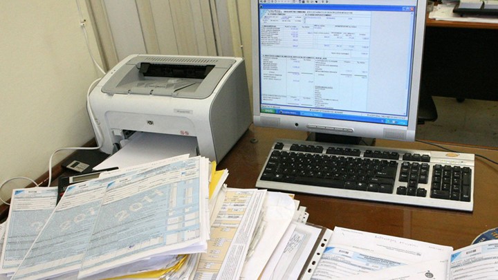 Φορολογούν τα κοινωνικά επιδόματα