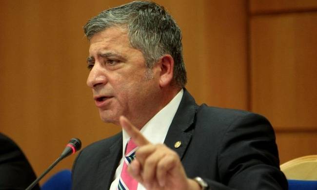 Πατούλης: Να παραιτηθεί ο γ.γ. του υπουργείου Υγείας που εξέθεσε τη χώρα στον κίνδυνο της ελονοσίας