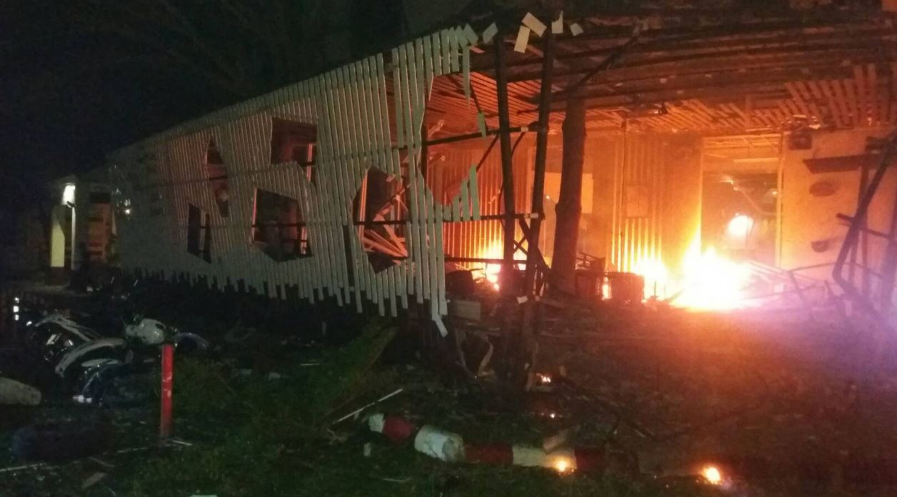 Ένας νεκρός και 29 τραυματίες από εκρήξεις στην Ταϊλάνδη – ΦΩΤΟ