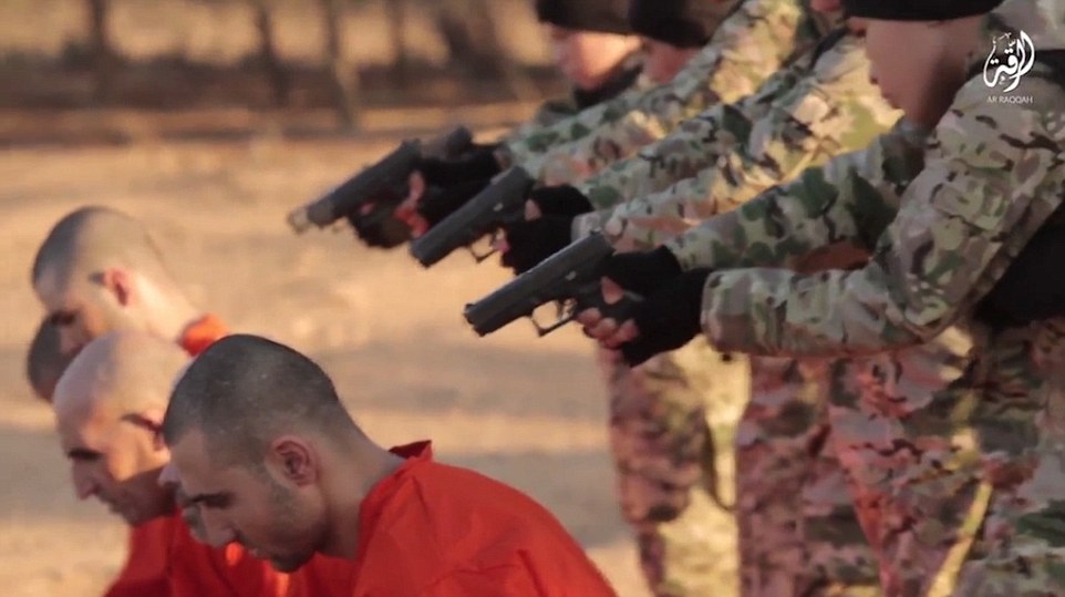 Νέα θηριωδία του ISIS – Βάζουν παιδιά να εκτελούν ομήρους – ΒΙΝΤΕΟ