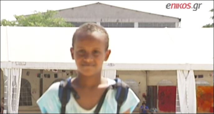 Ο 12χρονος πρόσφυγας στον Ελαιώνα που μιλά έξι γλώσσες – ΒΙΝΤΕΟ