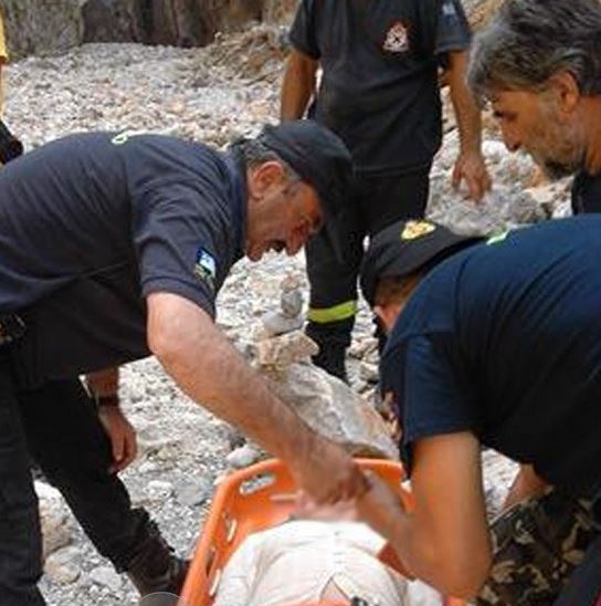 Τραυματισμένη στο φαράγγι της Αράδαινας εντοπίστηκε η 60χρονη τουρίστρια – ΒΙΝΤΕΟ