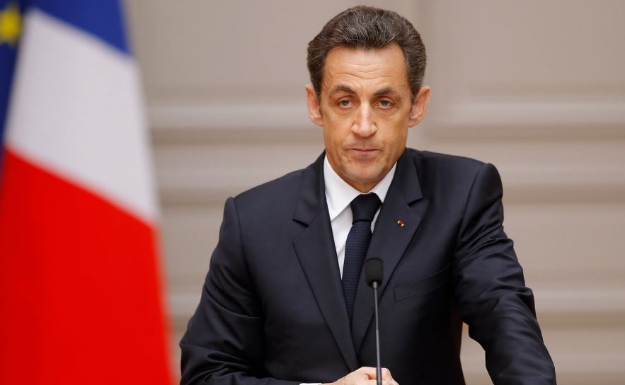 O Σαρκοζί σκοπεύει να απαγορεύσει τα μπουρκίνι αν επανεκλεγεί