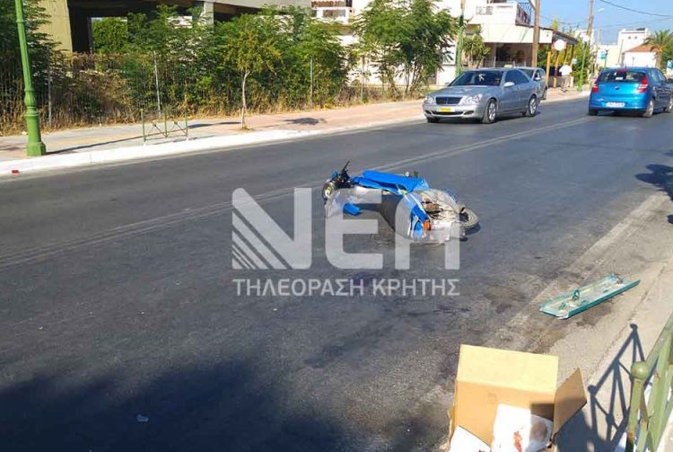 Επέζησε, αν και «καρφώθηκε» σε παρμπρίζ λεωφορείου – ΦΩΤΟ