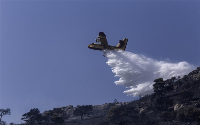 Ενίσχυση των δυνάμεων για την κατάσβεση της φωτιάς στο Γύθειο