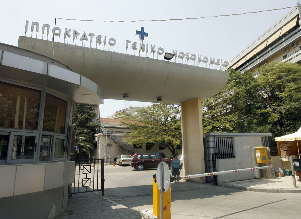 Σε κρίσιμη κατάσταση τρίχρονος που έπεσε από μπαλκόνι
