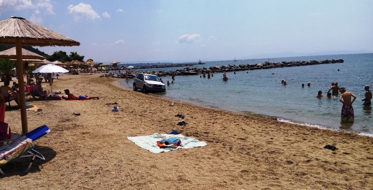 Μαγνησία – Μπήκε με το αυτοκίνητο στη θάλασσα – ΦΩΤΟ