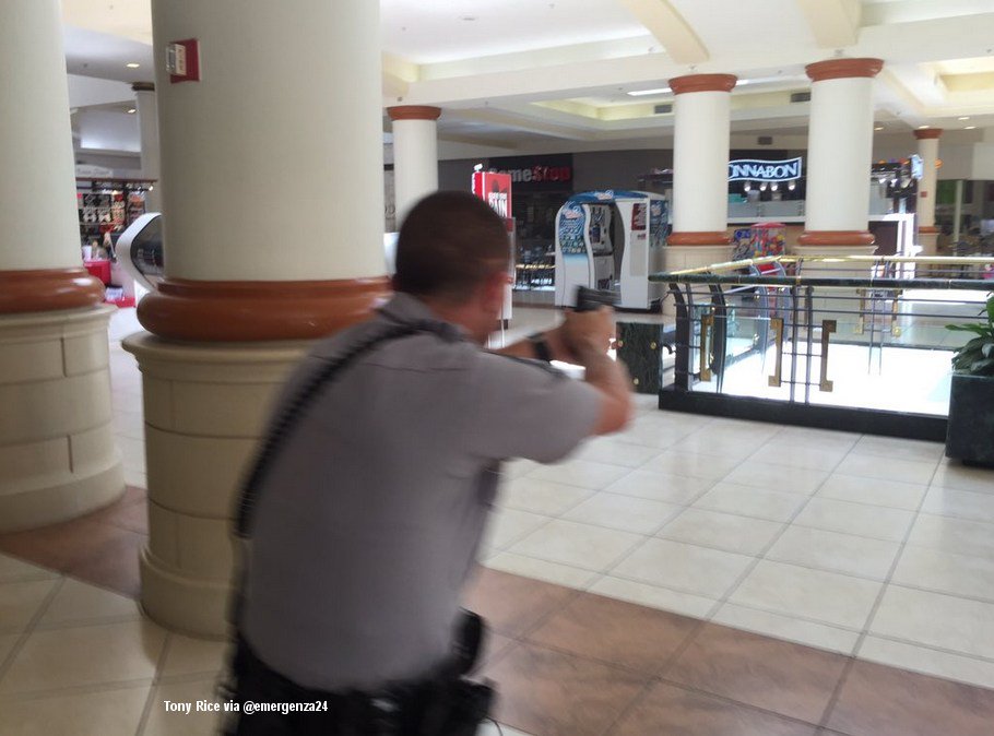 Εκκενώνεται το εμπορικό κέντρο στη Βόρεια Καρολίνα – ΦΩΤΟ