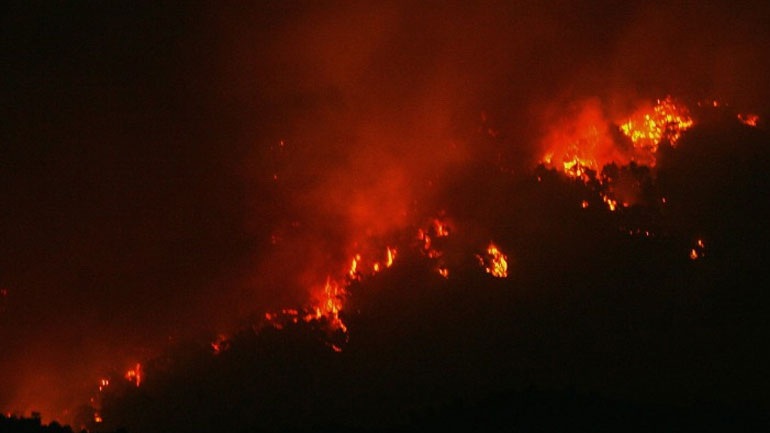 Σε εξέλιξη πυρκαγιά στη Χίο – BINTEO