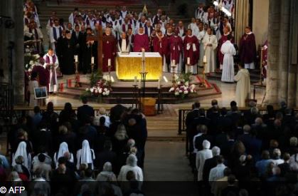 Περισσότερα από 2.000 άτομα στην κηδεία του ιερέα που δολοφονήθηκε στη Νορμανδία – ΦΩΤΟ