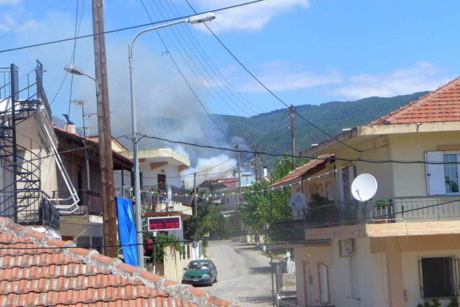 Φωτιά σε χωριό στο Μεσολόγγι