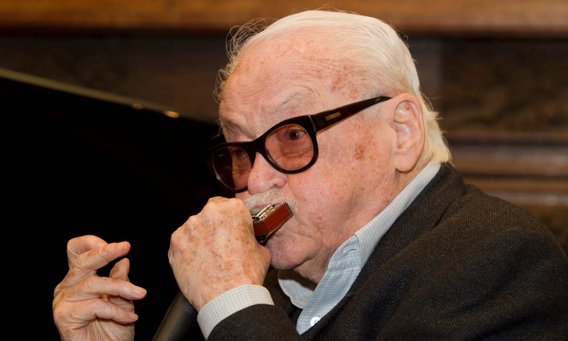 Έφυγε από τη ζωή ο “βασιλιάς της φυσαρμόνικας” – ΒΙΝΤΕΟ