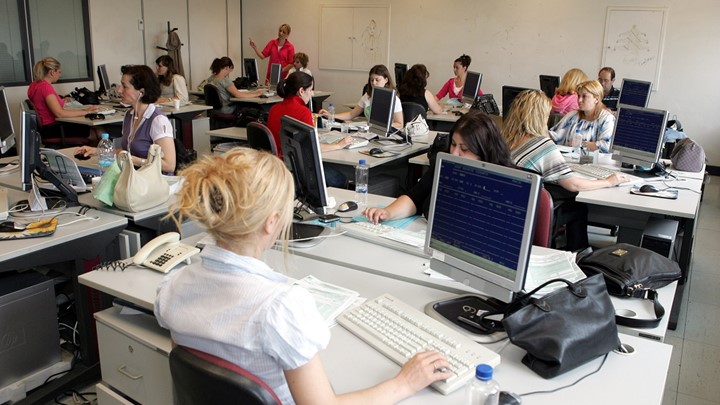 Τα κίνητρα στις επιχειρήσεις για να κάνουν προσλήψεις