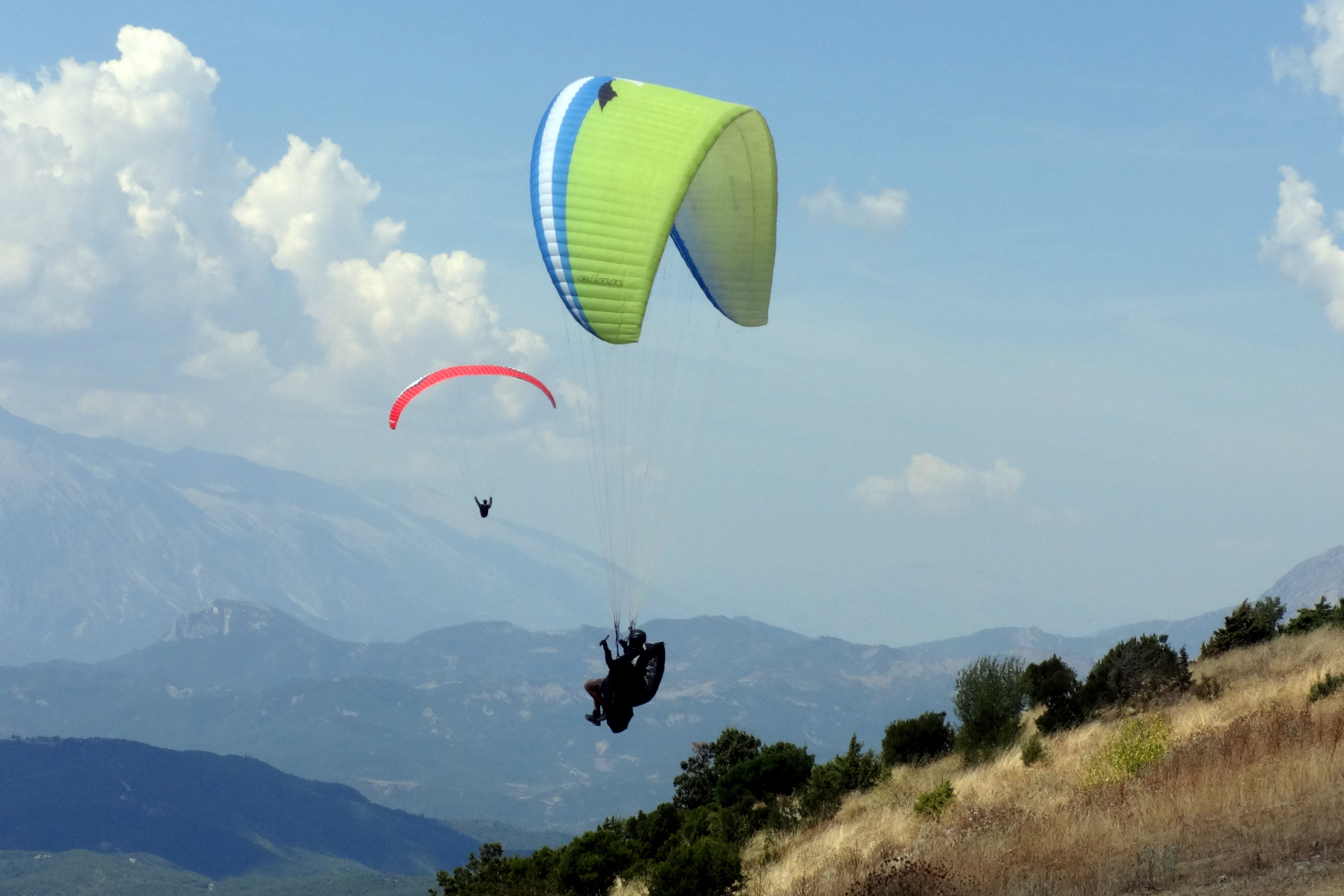 Αγώνες αλεξίπτωτου πλαγιάς στην Κόνιτσα – ΦΩΤΟ