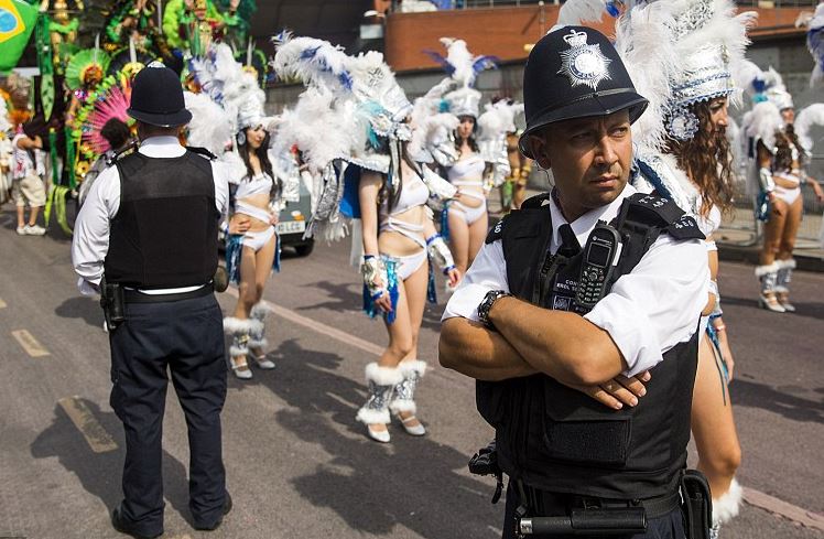 Φεστιβάλ τρόμου στο Νότινγκ Χιλ – Έξι τραυματίες από επιθέσεις με μαχαίρι – ΒΙΝΤΕΟ