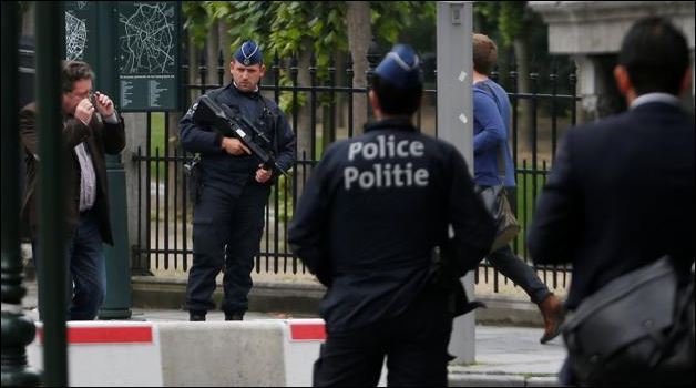 Βέλγιο – Υπέκυψε στα τραύματά του ο δράστης της επίθεσης κατά των αστυνομικών