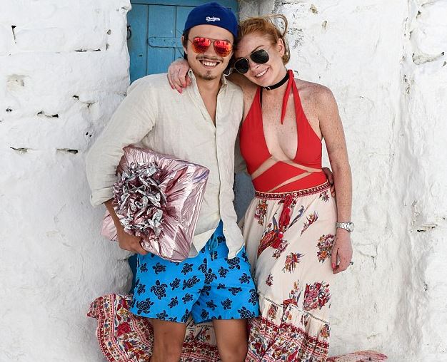 Καρέ καρέ ο άγριος καβγάς της Λόχαν με τον πρώην της στη Μύκονο – ΦΩΤΟ