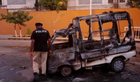 Πακιστάν: Διαδηλωτές εισέβαλαν σε ιδιωτικό τηλεοπτικό σταθμό – 1 νεκρός και πολλοί τραυματίες