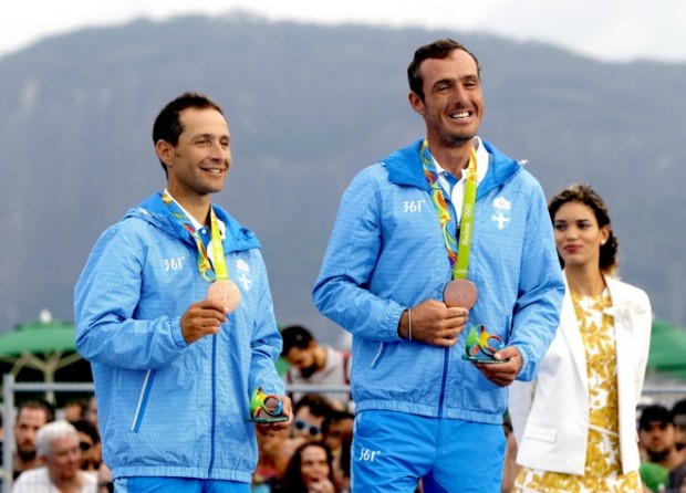 Οι Μάντης – Καγιαλής στον Real Fm 97,8: Νονός του σκάφους ο Νίκος Λάσκαρης