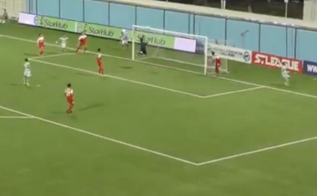 Γκάφα ολκής από τερματοφύλακα στη Σιγκαπούρη – ΒΙΝΤΕΟ