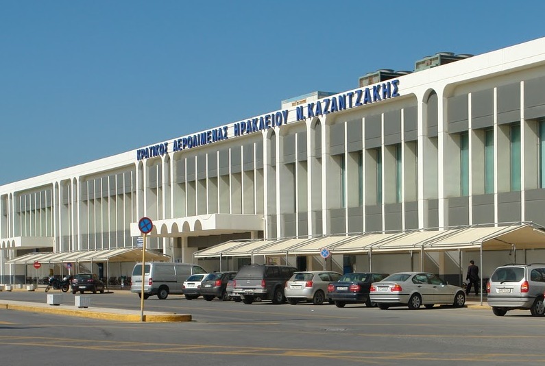 Πρόσφυγες με πλαστά διαβατήρια στο αεροδρόμιο του Ηρακλείου