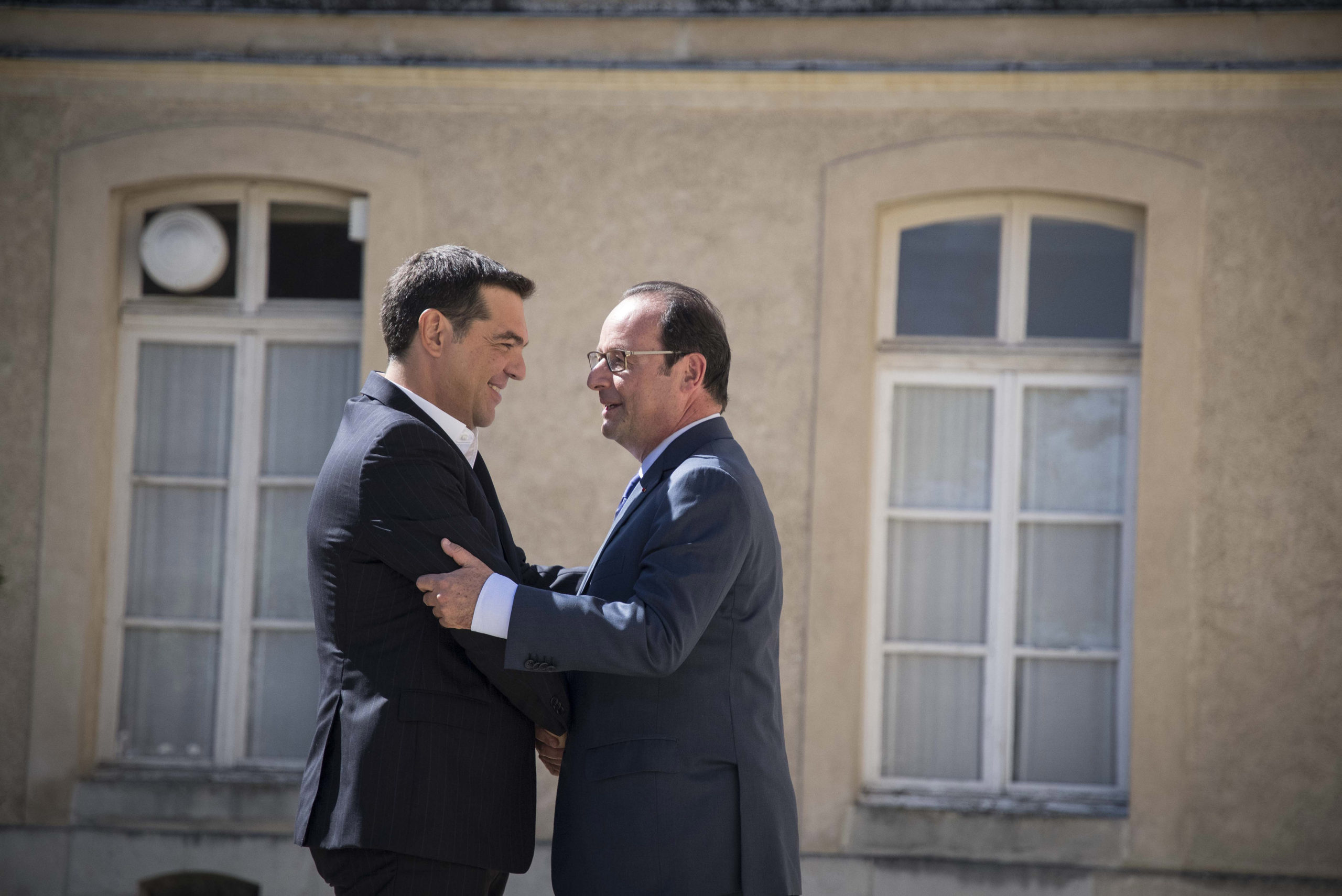 Το τετ α τετ Τσίπρα – Ολάντ – ΦΩΤΟ