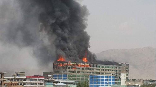 Φωτιά σε εμπορικό κέντρο στην Καμπούλ – ΦΩΤΟ