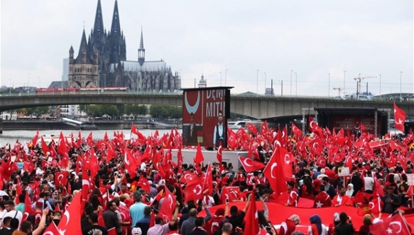 Εξηγήσεις από τον Γερμανό πρέσβη ζήτησε η Άγκυρα για την απαγόρευση μετάδοσης του μηνύματος Ερντογάν