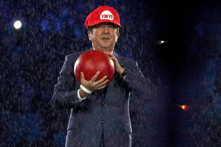 Ο Ιάπωνας Πρωθυπουργός ντύθηκε… Super Mario – ΒΙΝΤΕΟ