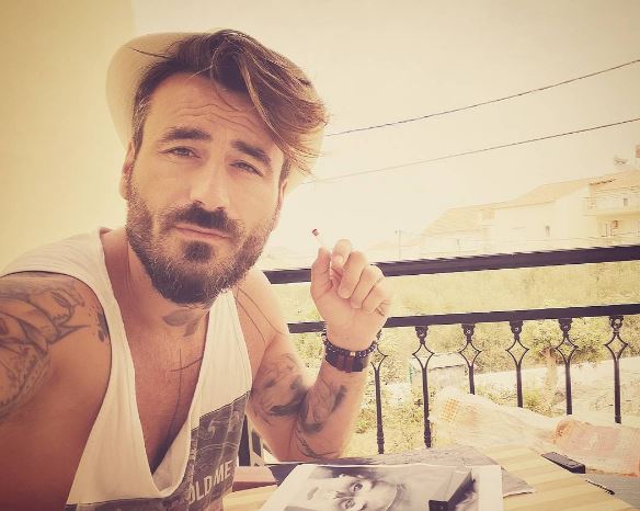 H υποβρύχια selfie του παρουσιαστή του World Party – ΦΩΤΟ