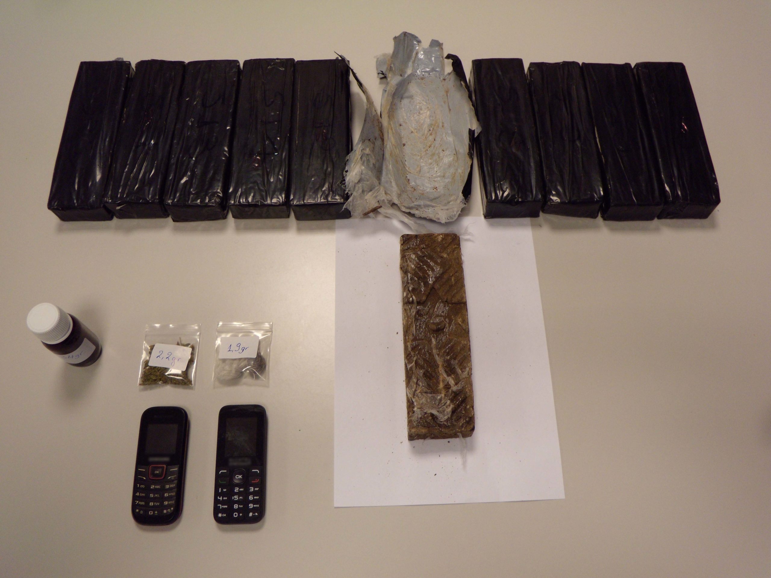 Ζευγάρι μετέφερε ηρωίνη σε κρύπτη αυτοκινήτου