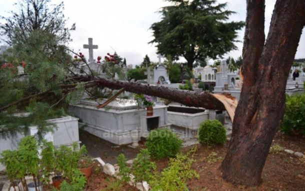 Ζημιές στο νεκροταφείο της Τρίπολης από την κακοκαιρία – ΦΩΤΟ – ΒΙΝΤΕΟ