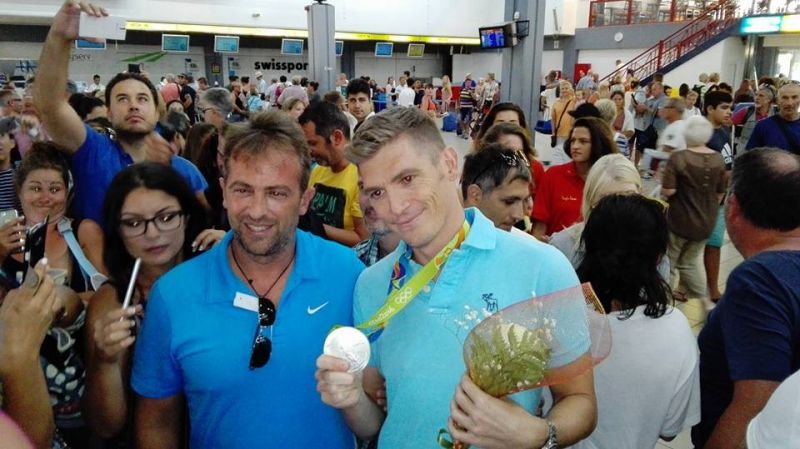 Αποθεωτική υποδοχή του Γιαννιώτη στην Κέρκυρα – ΒΙΝΤΕΟ – ΦΩΤΟ