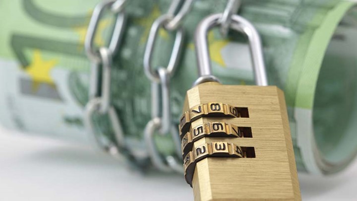 Συμφωνούν για τον «ακατάσχετο λογαριασμό» Υπουργείο και φορείς της αγοράς